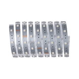 Bande LED flexible argentée avec LEDs blanches pour éclairage moderne et décoration.