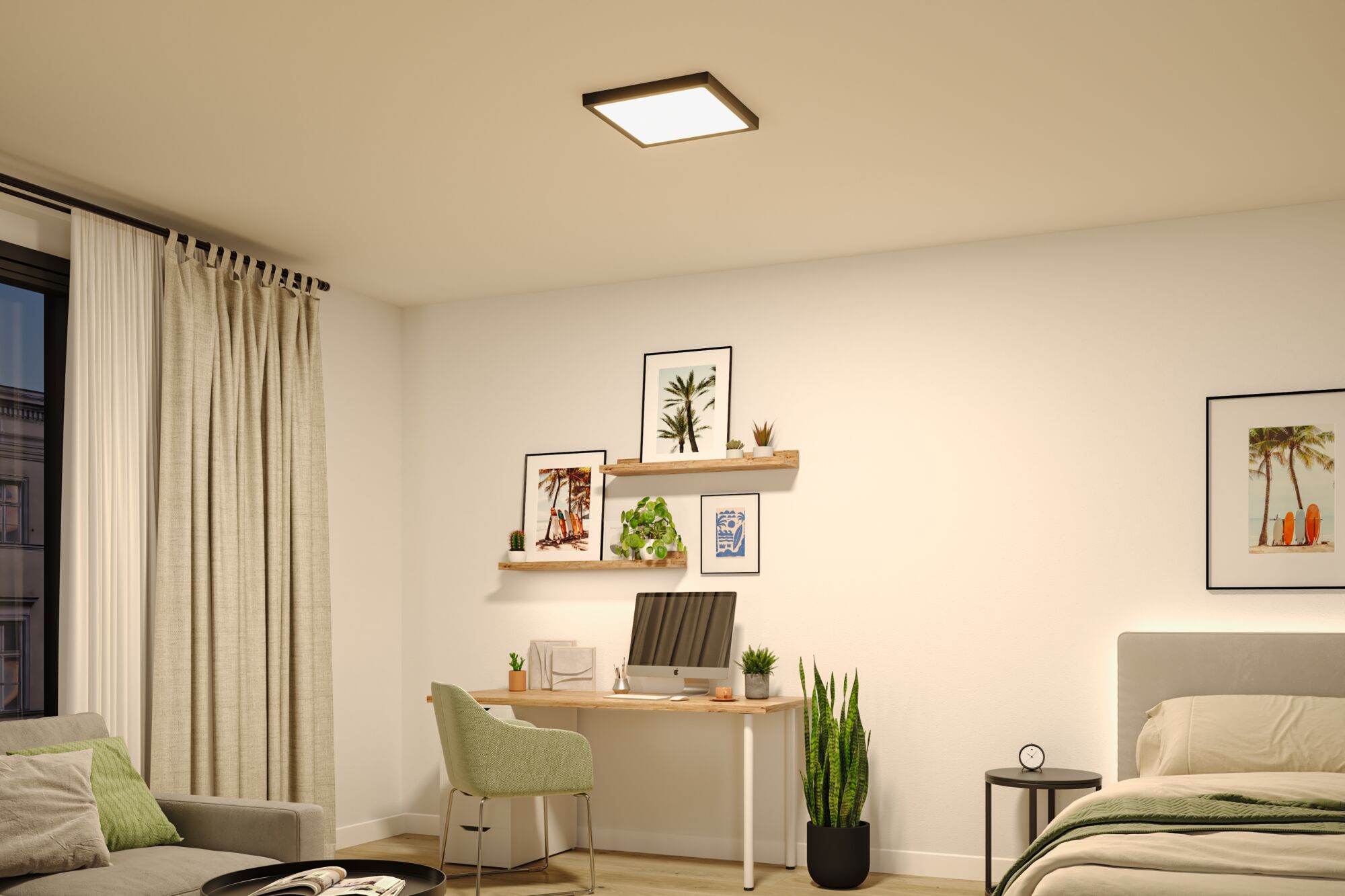 Quadratische Deckenleuchte in Schwarz mit warmweißem Licht in modernem Schlafzimmer mit Schreibtisch.