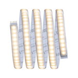 Flexibler LED-Lichtstreifen mit warmweißem Licht und selbstklebender Rückseite für vielseitige Beleuchtung.