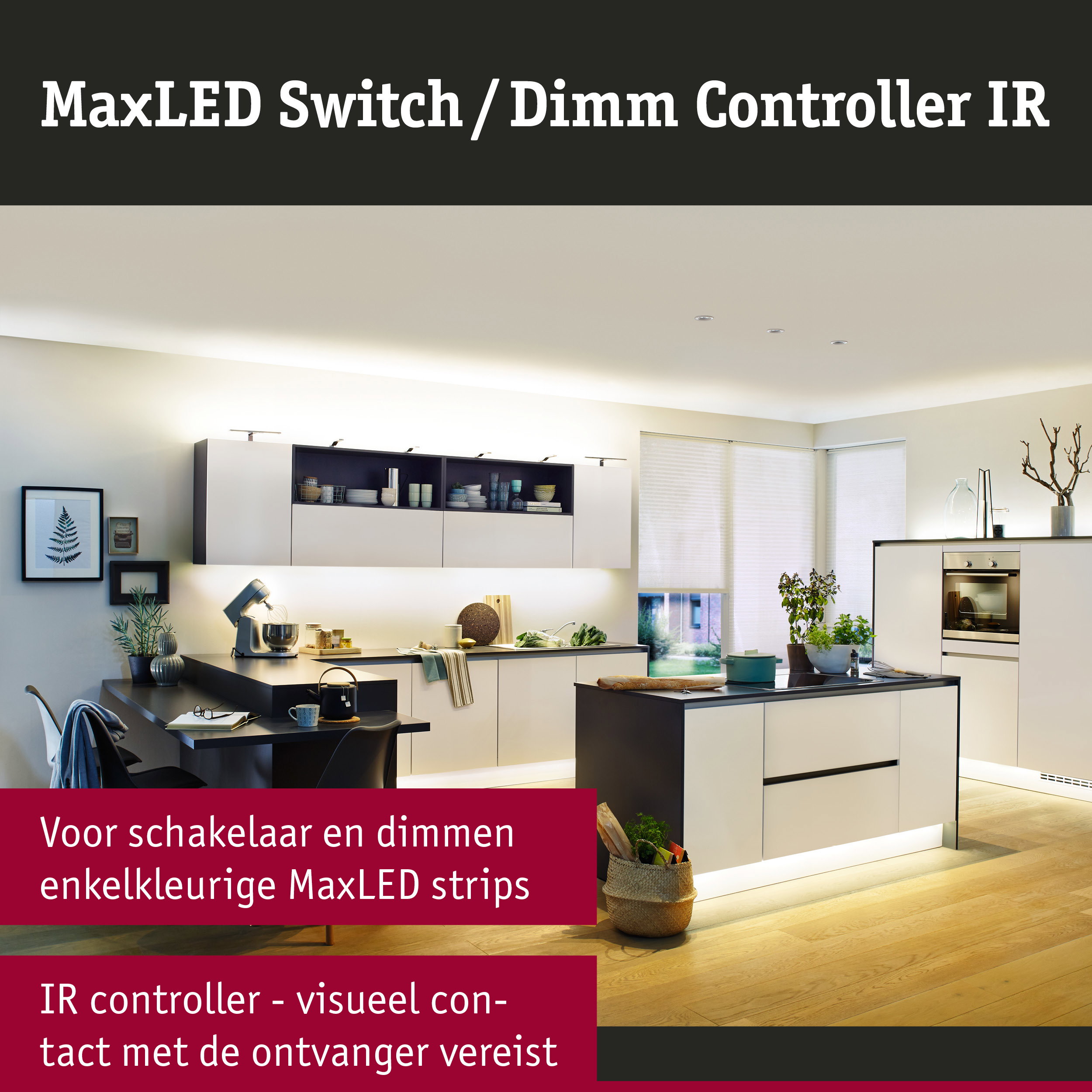 Moderne witte keuken met indirecte LED-verlichting en MaxLED Switch Dimm Controller IR voor lichtregeling