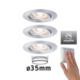Trois spots encastrés en métal argenté de 35 mm de diamètre avec fonction EasyDim pour éclairage réglable.