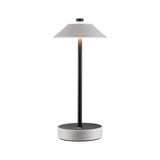 Lampe de table moderne avec tige en métal noir et abat-jour et base en cuir gris pour éclairage d'ambiance