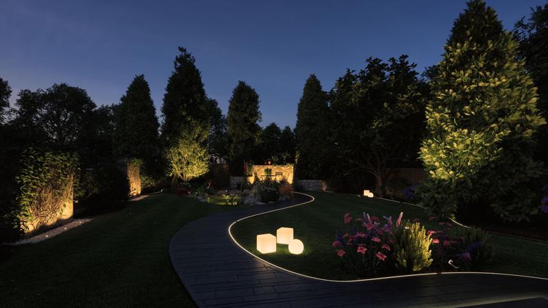 Paulmann Plug & Shine lässt deinen Garten erstrahlen Plug & Shine - Das Beleuchtungssystem für deinen Garten