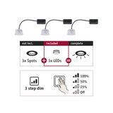Drei weiße LED-Spots mit schwarzem Kabel und 3-Stufen-Dimmer für stufenlose Lichtsteuerung