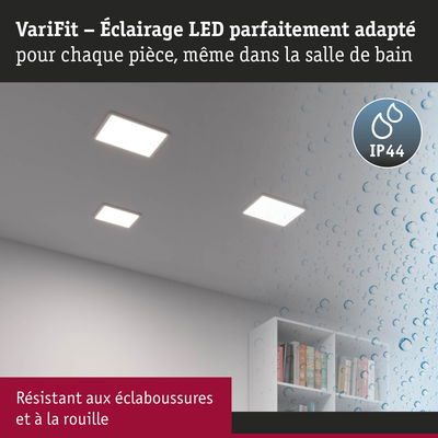 Trois plafonniers LED blancs IP44, résistants aux éclaboussures et à la rouille, adaptés à la salle de bain.