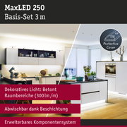 MaxLED 250 Basis-Set 3 m LED-Beleuchtung mit schützender Abdeckung in moderner Küche