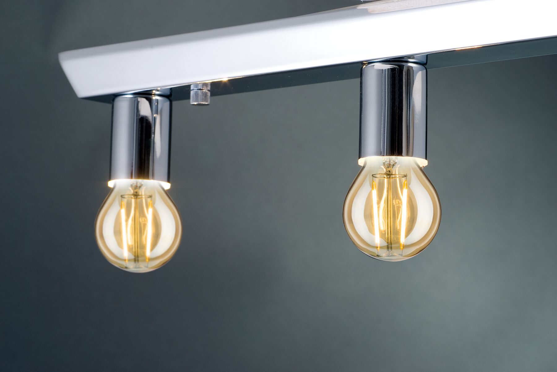 Plafonnier moderne avec deux ampoules LED blanc chaud et boîtier en métal chromé pour intérieur