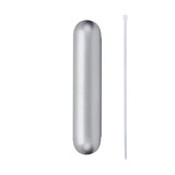 Zilveren aluminium kabelgoot met witte kabelbinder voor nette kabelorganisatie thuis