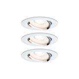 Drie witte inbouwspots met verstelbare chromen reflector voor moderne LED-plafondverlichting