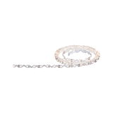 Flexibele witte LED-strip met warm wit licht voor decoratieve verlichting en accenten.