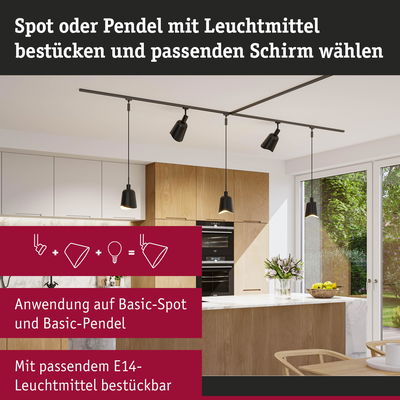 Moderne schwarze Pendel- und Spotleuchten in Küche mit Holzfronten und E14 Leuchtmitteln