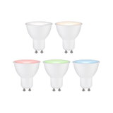 Cinq ampoules LED GU10 blanches avec différentes températures de couleur et couleurs RVB pour éclairage intelligent.
