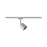 Moderner silberner LED-Strahler aus Metall an Schienensystem für flexible Raumbeleuchtung