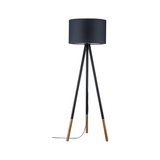 Staande driepootlamp met zwarte stoffen kap en houten poten voor stijlvolle verlichting