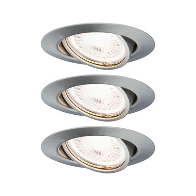 Drei runde Einbaustrahler aus gebürstetem Aluminium in Silber mit LED-Leuchtmittel für Wohnräume.