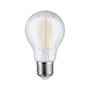 Klassische LED-Glühbirne mit transparentem Glas und silbernem Sockel für energiesparende Beleuchtung