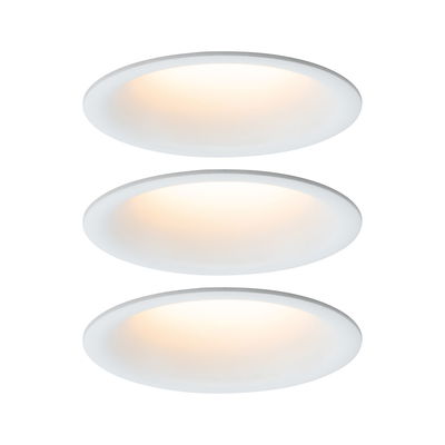 Trois plafonniers LED ronds blancs avec lumière blanche chaude pour intérieurs modernes.