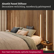 Houten akoestisch paneel diffusor met geïntegreerde decoratieve verlichting in slaapkamer