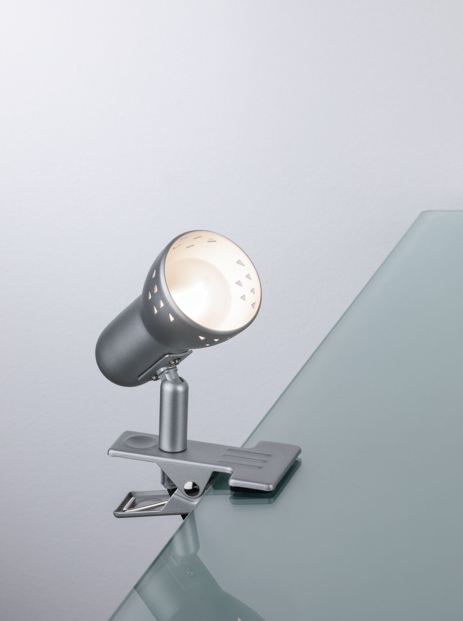 Matgrijze metalen klemspot met verstelbare kop voor flexibele LED-verlichting.