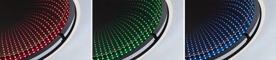 Trois plafonniers LED ronds avec effet miroir infini en rouge, vert et bleu pour un éclairage moderne.