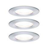 Trois spots encastrés ronds en aluminium brossé argenté pour éclairage LED moderne.