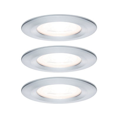 Trois spots encastrés ronds en aluminium brossé argenté pour éclairage LED moderne.