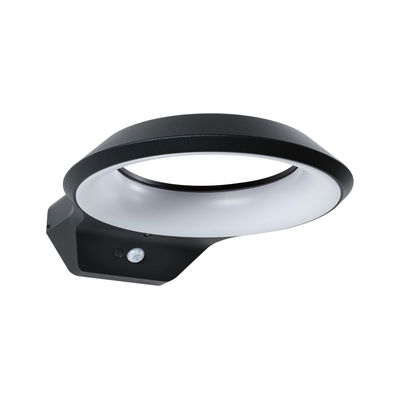 Schwarze LED-Außenwandleuchte aus Metall mit Bewegungsmelder und rundem Diffusor für Gartenbeleuchtung