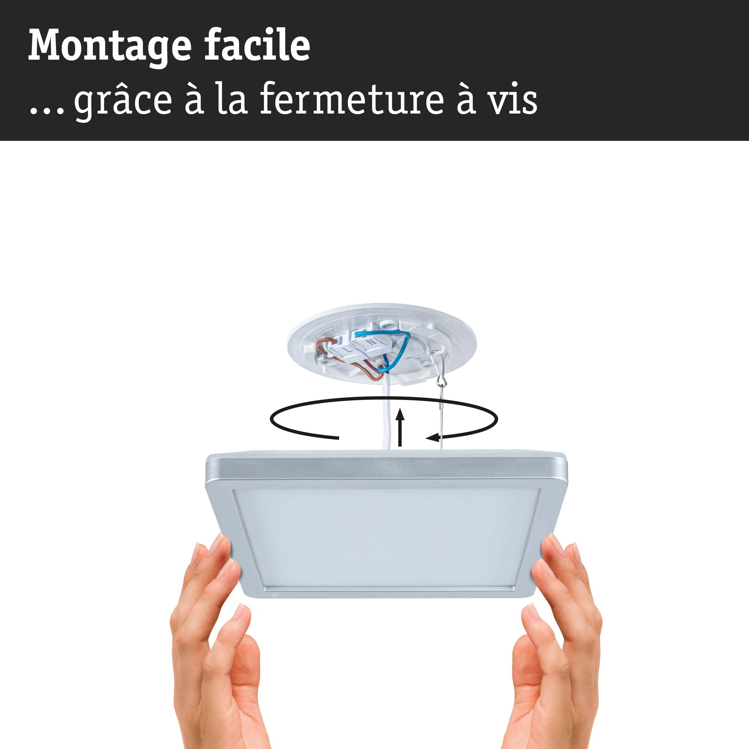 Installation d'un plafonnier LED carré argenté avec fermeture à vis et câblage pour montage facile