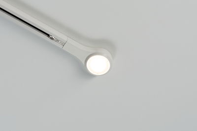 Spot LED de plafond blanc en plastique avec tête ronde pour éclairage intérieur moderne