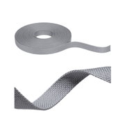 Graues Textilband mit gewebter Struktur, Rolle und Nahaufnahme, vielseitiges Befestigungsband