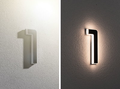 Modernes LED-Wandleuchte in Schwarz-Weiß mit indirekter Beleuchtung für stilvolle Innenräume
