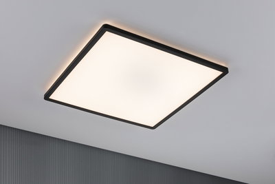 Modern vierkant LED-plafondlicht met zwarte rand en warm wit licht voor woonruimtes
