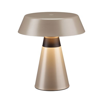 Moderne Tischlampe aus mattem goldfarbenem Metall mit warmweißem LED-Licht für Wohnräume