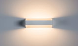 Applique murale LED blanche en métal moderne avec lumière blanche chaude et effet lumineux décoratif