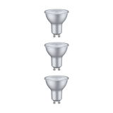 Drei silberne GU10 LED-Strahler mit mattierter Oberfläche für energiesparende Beleuchtung