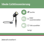 Schwarze Außenleuchte mit Erdspieß und Kabel für flexible Gartenbeleuchtung und Lichtinszenierung