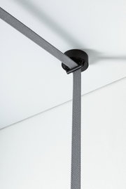 Sort loftbeslag med gråt tekstilkabel til moderne LED-pendel, minimalistisk design