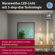 Warmweißes LED-Licht mit 3-stufiger Dimmer-Technologie in modernem Raum mit Pendelleuchte