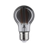 Klassische LED-Glühbirne mit transparentem Glas und silbernem Schraubsockel für energiesparende Beleuchtung