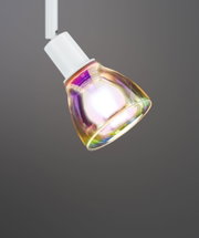 Moderner weißer Strahler mit irisierendem Glas, ideal für stilvolle LED-Beleuchtung im Innenbereich.