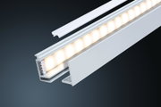 Aluminium LED-Profil in Silber mit milchigem Diffusor für moderne Lichtleisten und indirekte Beleuchtung