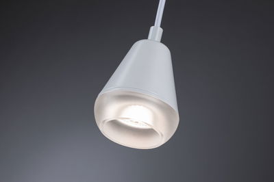 Moderner weißer LED-Pendelleuchte aus Kunststoff mit diffusem Licht für Wohnräume