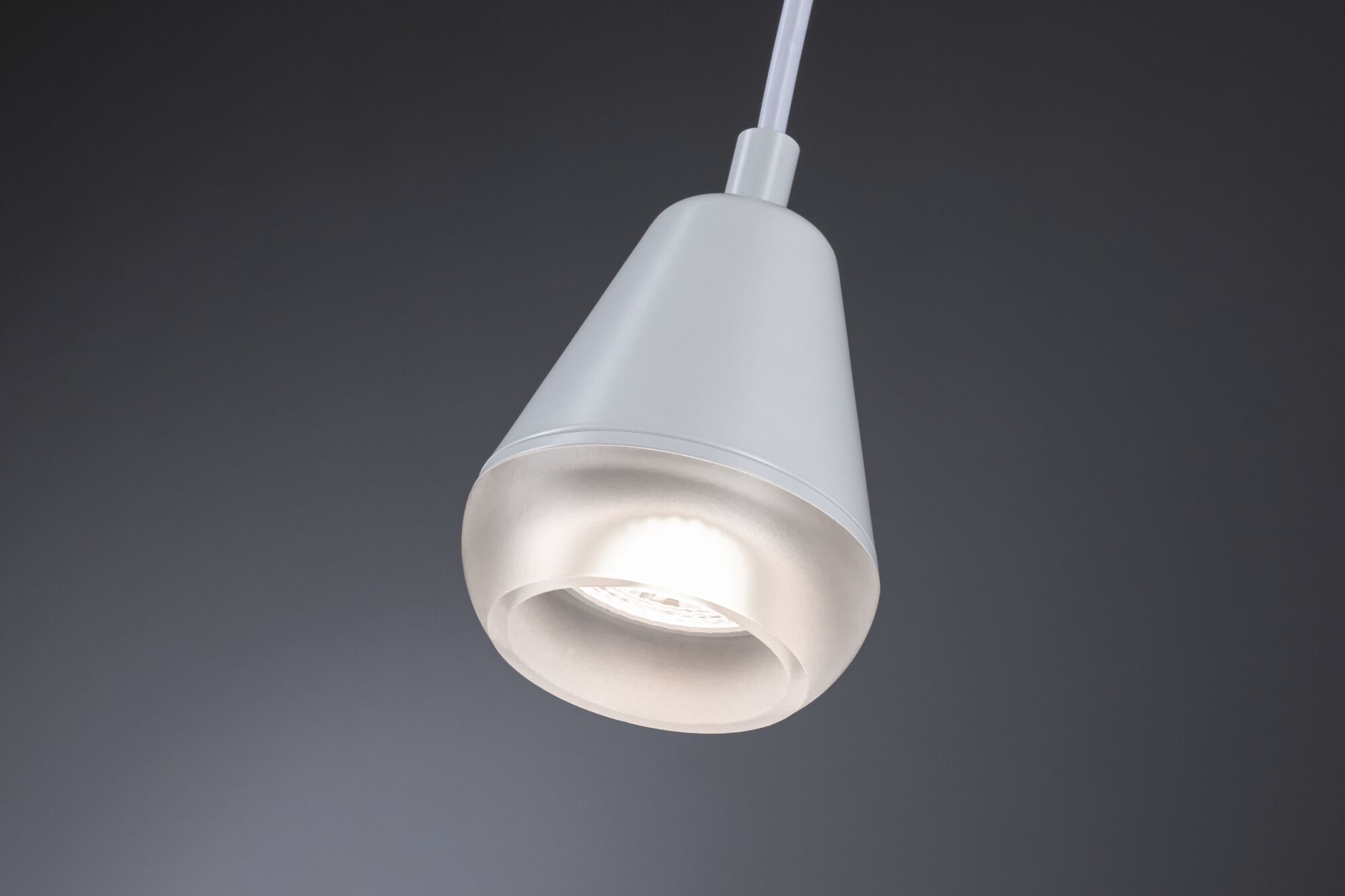 Suspension LED blanche moderne en plastique avec lumière diffuse pour espaces de vie