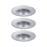 Drei runde Einbaustrahler aus silbernem Aluminium für energiesparende LED-Beleuchtung.
