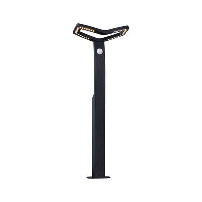 Zwarte metalen LED-buitenlamp met bewegingssensor en modern design voor tuin- en padverlichting