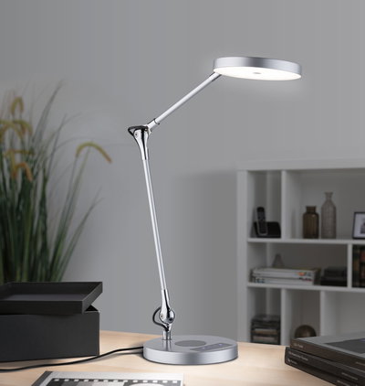 Moderne silberne LED-Schreibtischlampe aus Metall mit verstellbarem Arm und Touch-Steuerung für Bürobeleuchtung