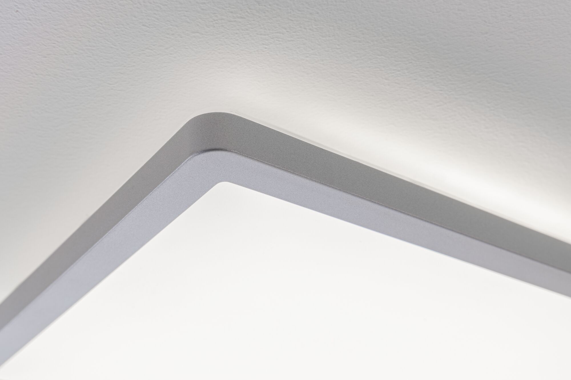 Plafonnier carré en aluminium gris avec éclairage LED blanc indirect pour intérieur moderne