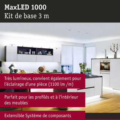 Cuisine blanche moderne avec système d’éclairage LED MaxLED 1000 pour meubles et pièce