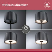 Schwarze dimmbare LED-Stehleuchte mit geriffeltem Metallschirm und stufenloser Helligkeitseinstellung