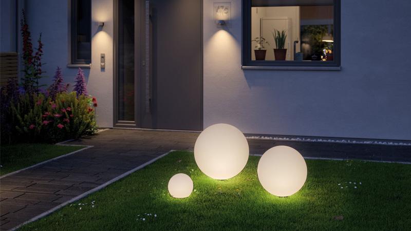 Mit den Leuchten aus der Plug & Shine Serie lässt sich eine individuelle Lichtinstallation für den Außenbereich zusammenstellen. Gartensystem Plug & Shine von Paulmann